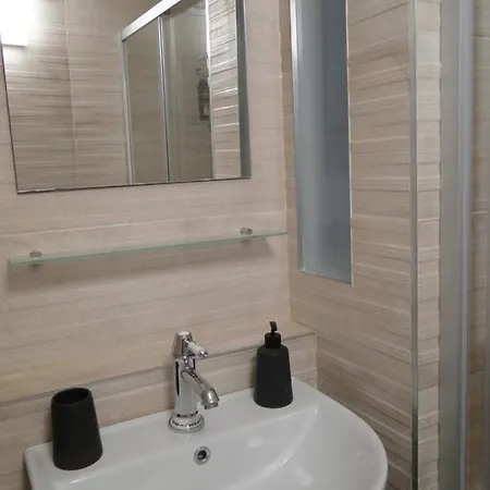 Apartament Kyra *
