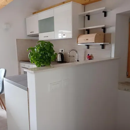 Kyra Apartament